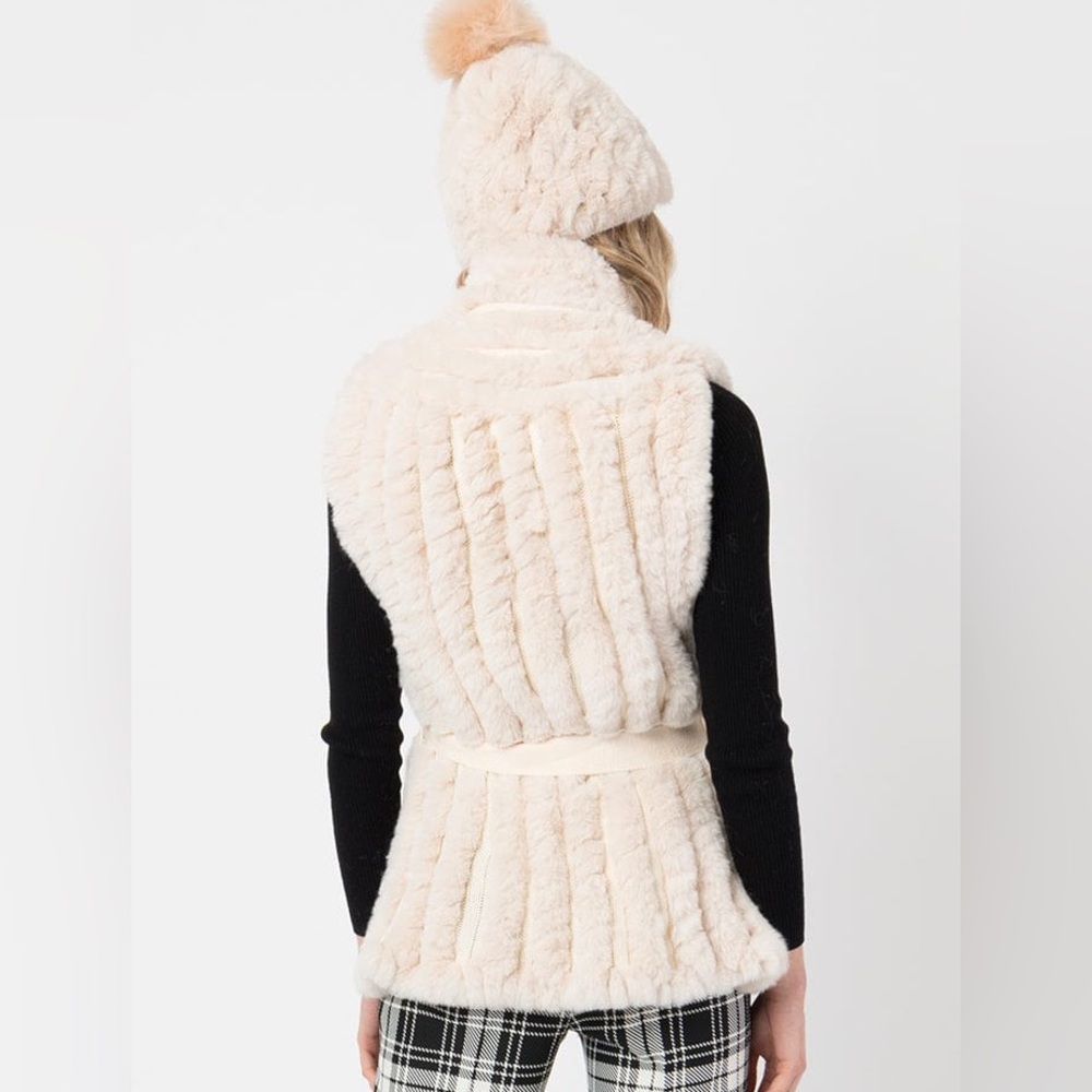 Pia Rossini faux fur vest in light pink no belt - Picture 5 of 6